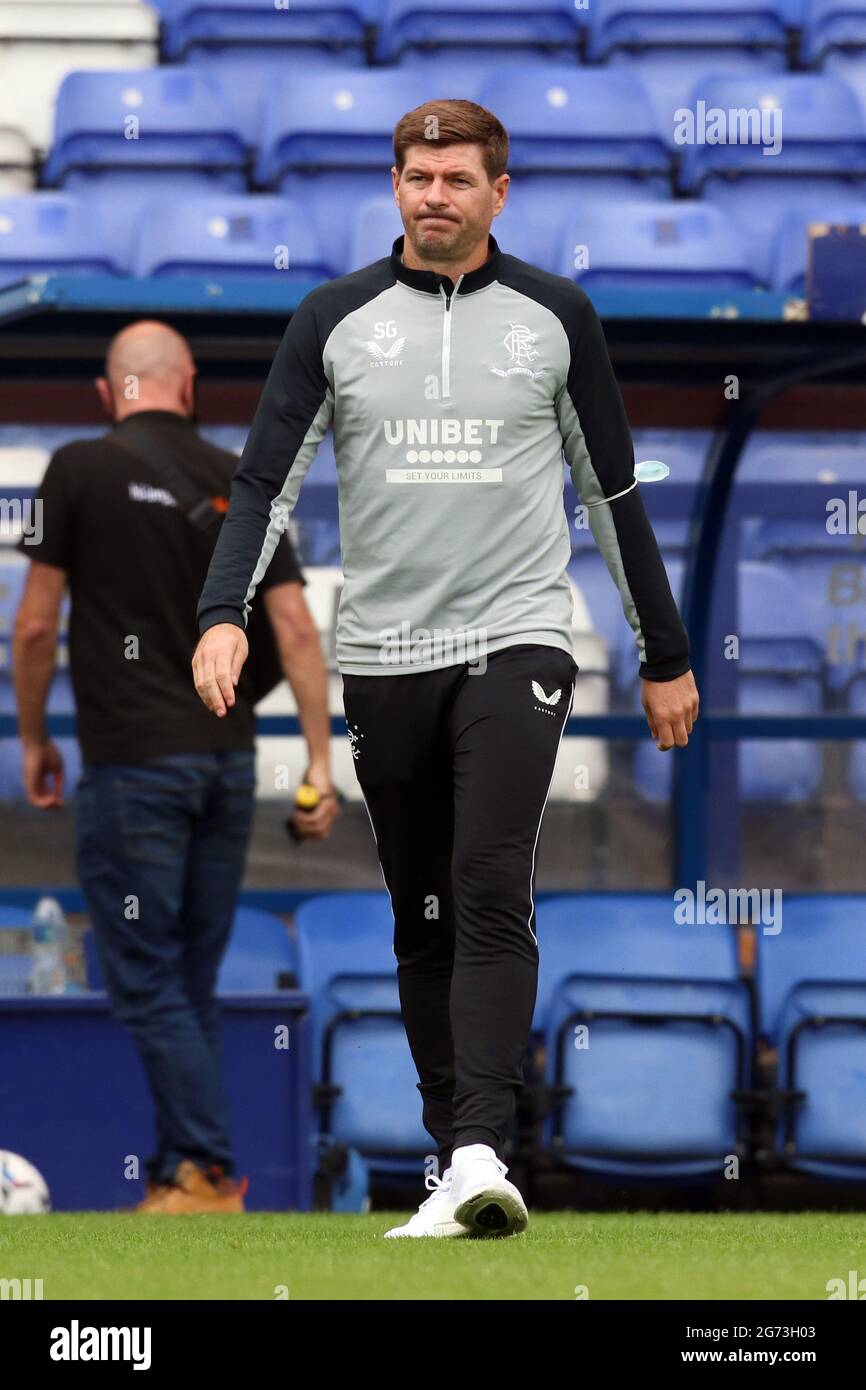 Birkenhead, Regno Unito. 10 luglio 2021. Steven Gerrard, manager dei Rangers, durante l'incontro pre-stagionale tra Tranmere Rovers e Rangers al Prenton Park il 10 luglio 2021 a Birkenhead, Inghilterra. (Foto di Richard Ault/phcimages.com) Credit: PHC Images/Alamy Live News Foto Stock