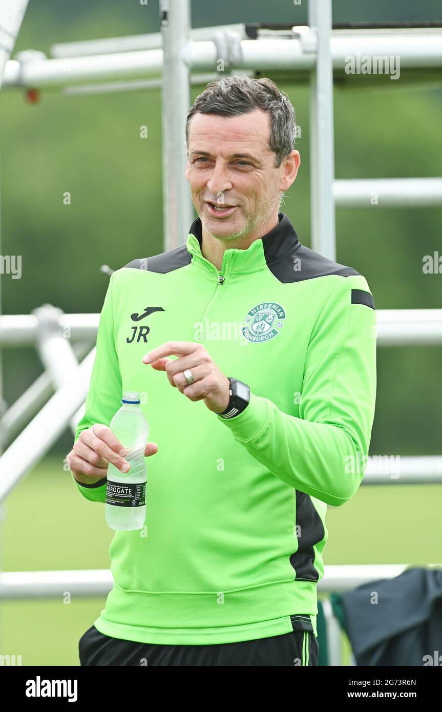 Tranent, Ormiston, East Lothian.Scotland. UK .3rd July 21 Hibernian vs Dunfermline pre season friendly match. Hibernian FC manager, Jack Ross 2021-2 Foto Stock