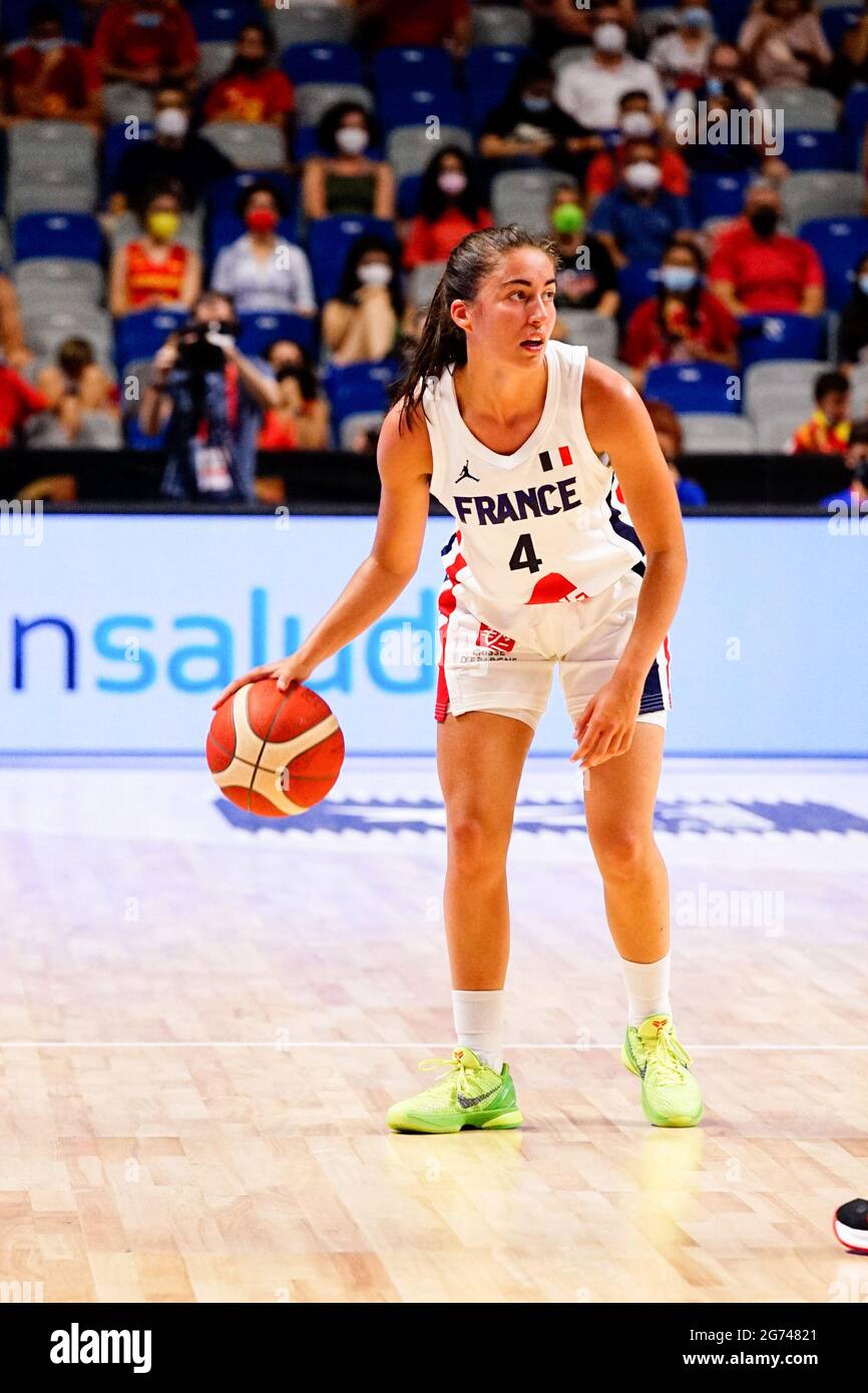 Malaga, Spagna. 8 luglio 2021. Marine Fauthoux in azione durante Spagna vs Francia amichevole partita di basket femminile al Palacio de los Deportes Jose Maria Martin Carpena precedente a Tokyo 2020 Giochi Olimpici. (Punteggio finale: Spagna 72: 61 Francia) (Foto di Francis Gonzalez/SOPA Images/Sipa USA) Credit: Sipa USA/Alamy Live News Foto Stock