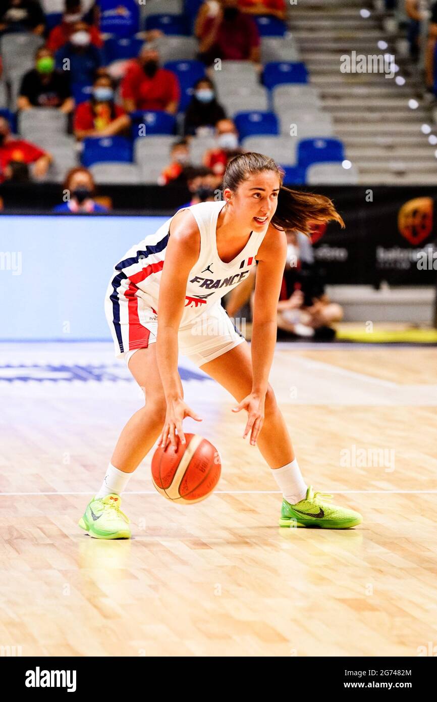 Malaga, Spagna. 8 luglio 2021. Marine Fauthoux in azione durante Spagna vs Francia amichevole partita di basket femminile al Palacio de los Deportes Jose Maria Martin Carpena precedente a Tokyo 2020 Giochi Olimpici. (Punteggio finale: Spagna 72: 61 Francia) (Foto di Francis Gonzalez/SOPA Images/Sipa USA) Credit: Sipa USA/Alamy Live News Foto Stock