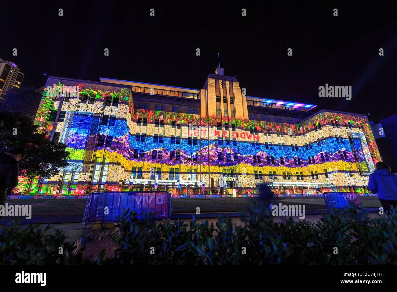 Il Museo d'Arte Contemporanea di Sydney, Australia, si è illuminato con colori vivaci durante il festival della città "Vivid Sydney" Foto Stock
