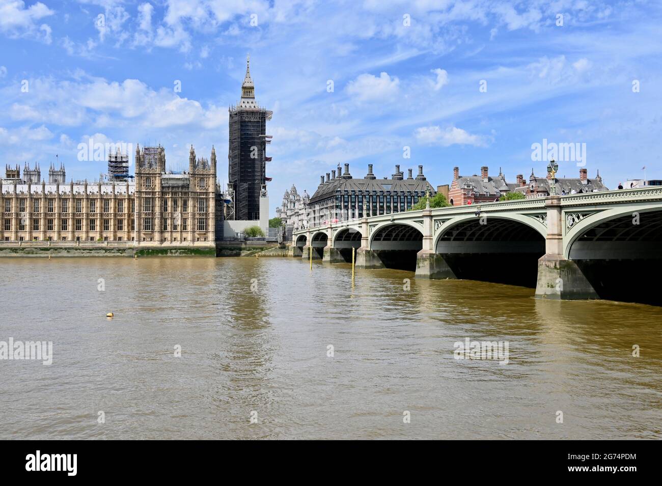 Il Parlamento, il Big ben, il Westminster Bridge, Westminster, Londra. REGNO UNITO Foto Stock