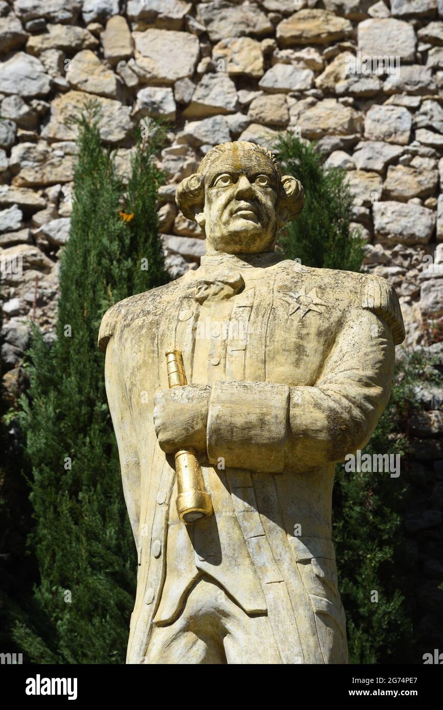 Statua, scultura o monumento a Antoine Bruni d'Entrecasteaux (1737-1793) ufficiale navale francese, esploratore e governatore coloniale in Var Provence Francia Foto Stock