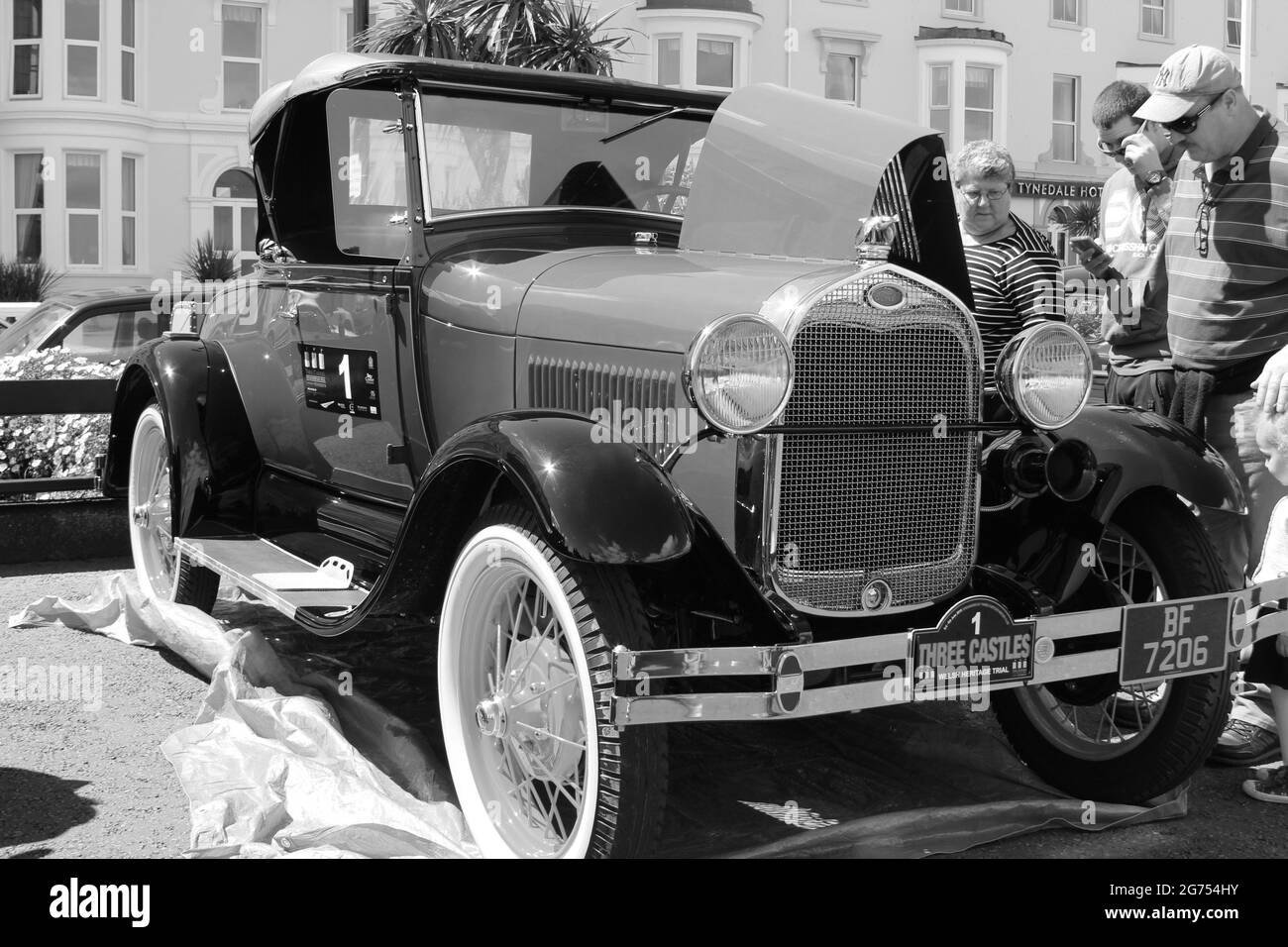 I tre castelli gallese classico rally Llandudno Promenade. Il rally si svolge in quattro giorni e copre circa 500 miglia nel Galles del Nord Foto Stock