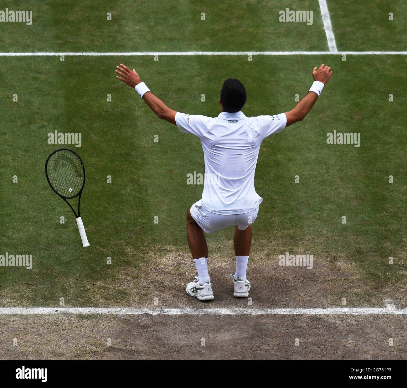 Londra, GBR. 11 Luglio 2021. London Wimbledon Championships Day 13 11/07/2021 Novak Djokovic (SRB) vince la finale di Mens singes facendo un totale di 20 Grand Slam che eguagliano Roger Federer e Rafa Nadal Credit: Roger Parker/Alamy Live News Foto Stock