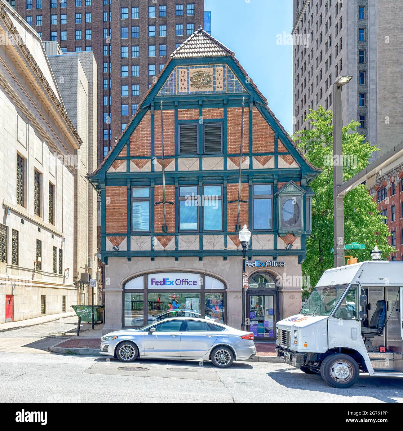 Hansa House (Hansa Haus) è stato progettato per un agente di spedizione tedesco nel 1911. Più di un secolo dopo, è ancora usato per la spedizione! Foto Stock