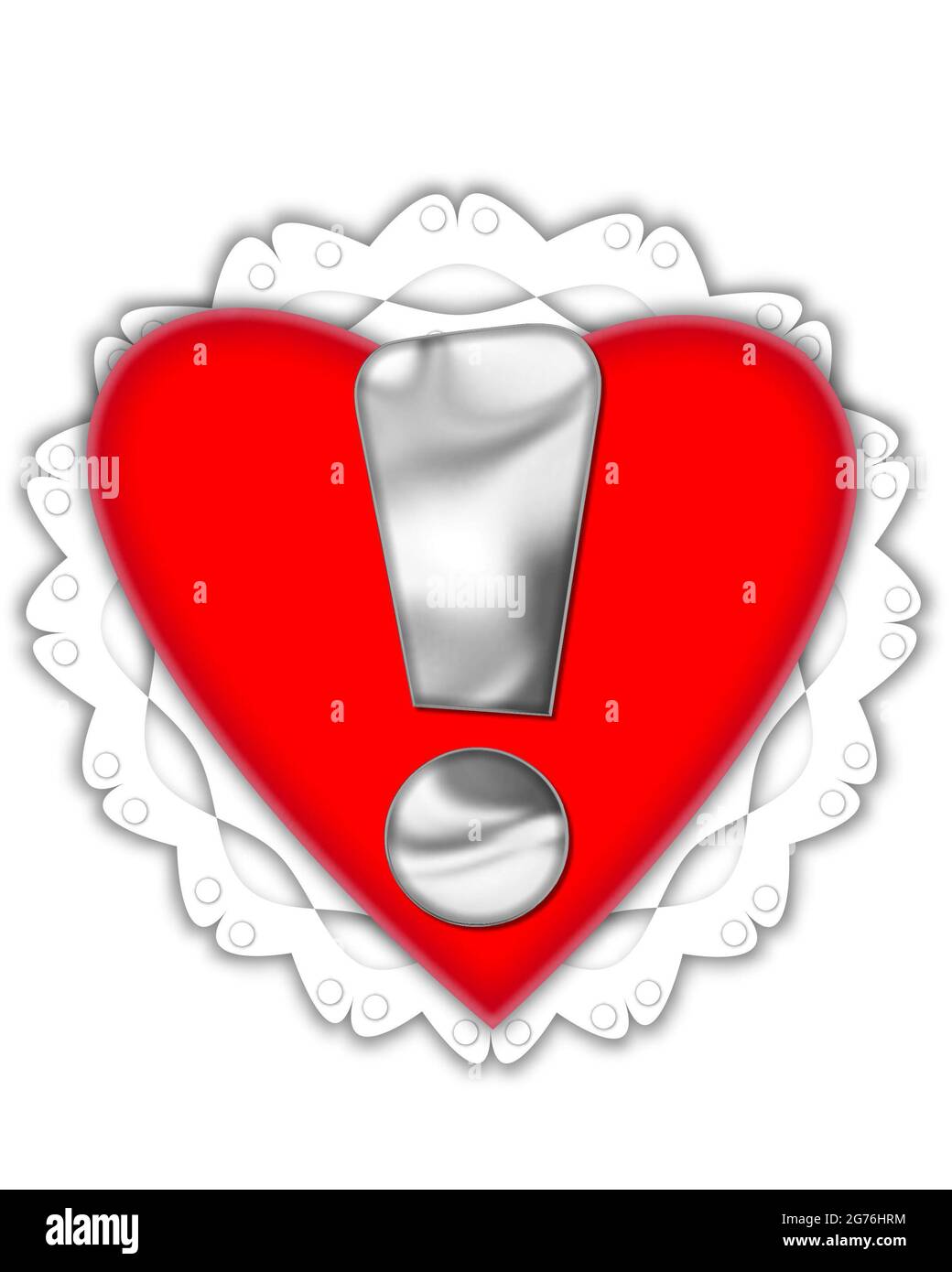 Il punto esclamativo, nell'alfabeto 'Valentine Foil', è argento metallico. Si siede su un rosso valentino e bianco frilly doily. Foto Stock