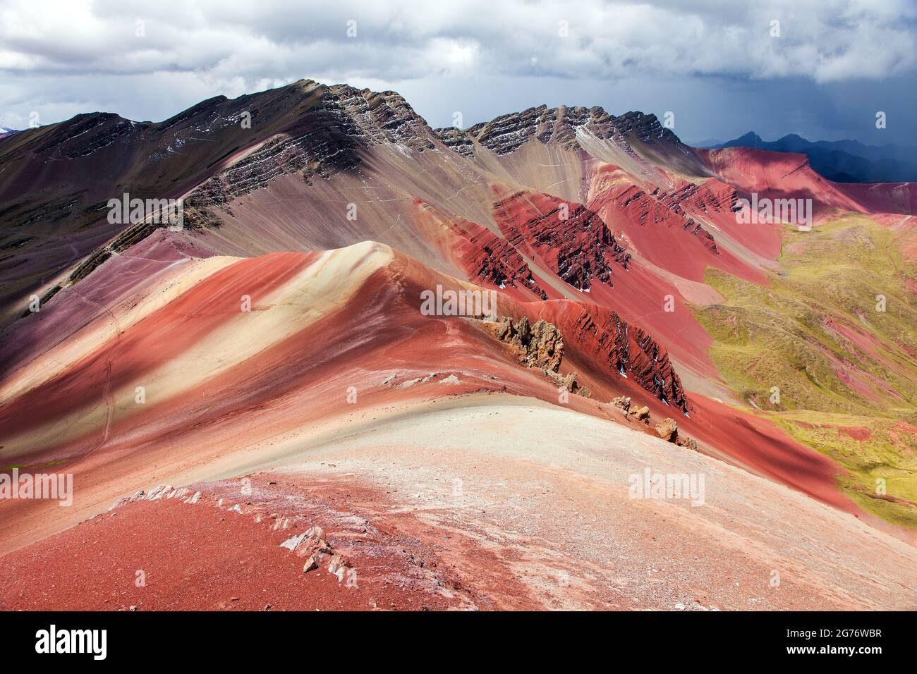 Montagne arcobaleno o Vinicunca Montana de Siete Colores, regione di Cuzco in Perù, Ande peruviane Foto Stock