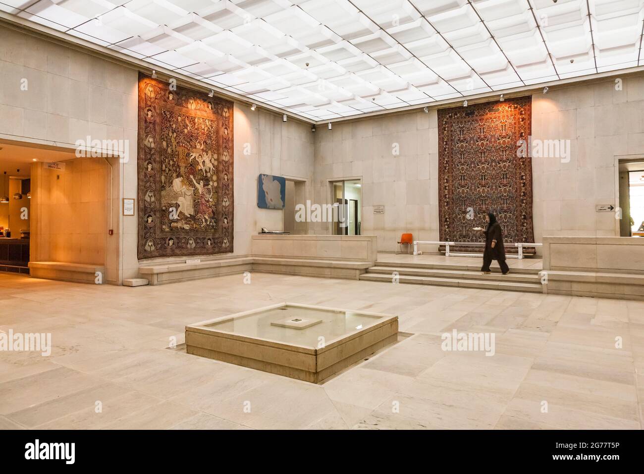 Interno della galleria, Museo Carpet dell'Iran, varietà di tappeti persiani, Teheran, Iran, Persia, Asia occidentale, Asia Foto Stock