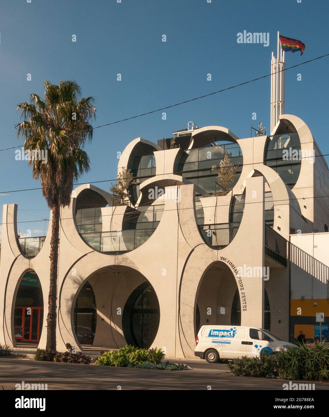 Il Victorian Pride Center, il primo centro costruito appositamente per gli abitanti di LGBTIQ a St Kilda, Melbourne, è stato inaugurato nel luglio 2021 Foto Stock