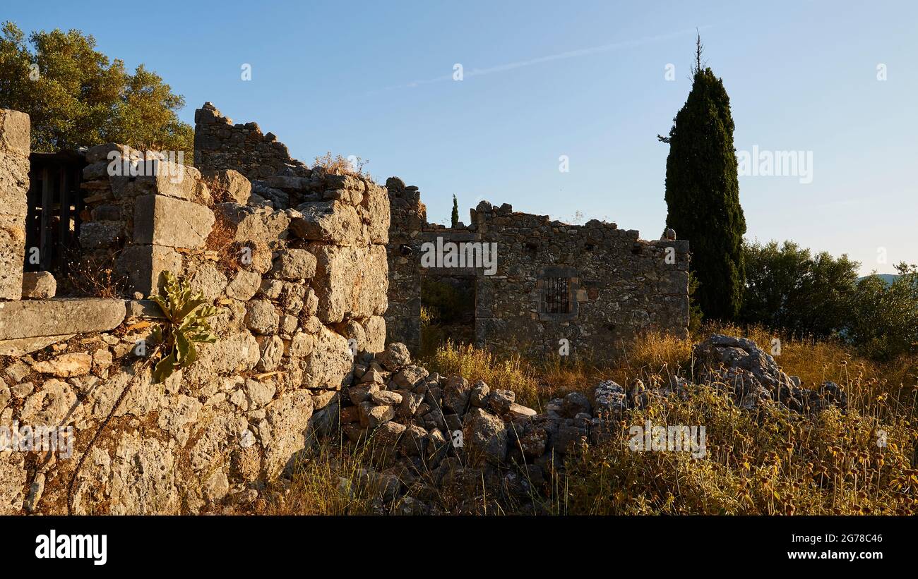 Isole IONIE, Ithaca, Scuola di Omero, Schules des Omero, possibile palazzo di Odysseus, rovine, edifici, muri in pietra Foto Stock