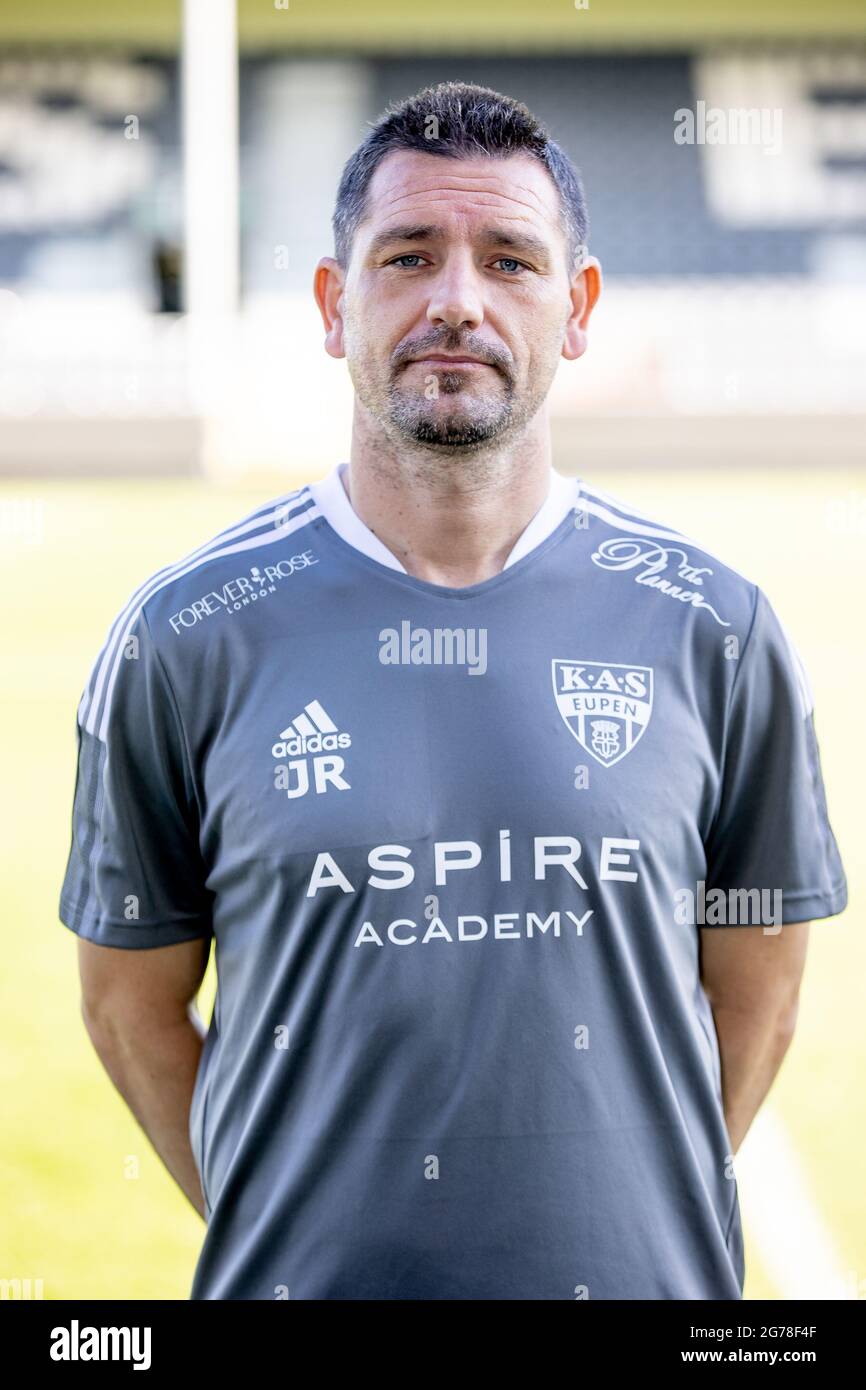 Javier Ruiz, il portiere di Eupen, si pone per il fotografo, alla foto della stagione 2021-2022 del club belga Jupiler Pro League KAS Eupen, Mond Foto Stock