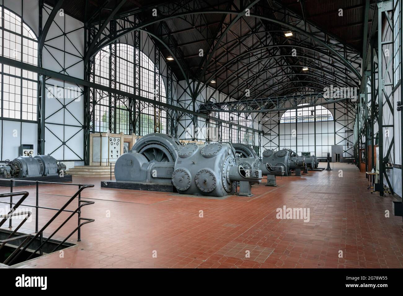 La sala macchine e la sala macchine, all'interno con macchine avvolgitrici Zeche Zollern colliery, Dortmund, Germania Foto Stock