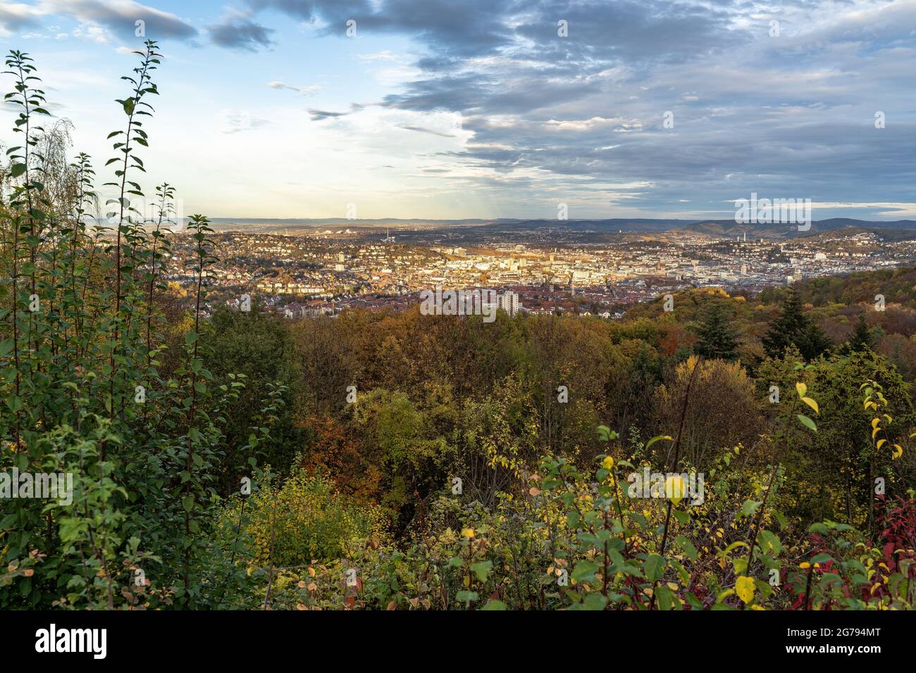 Europa, Germania, Germania meridionale, Baden-Wuerttemberg, Stoccarda, Birkenkopf, vista dal Birkenkopf al centro di Stoccarda Foto Stock