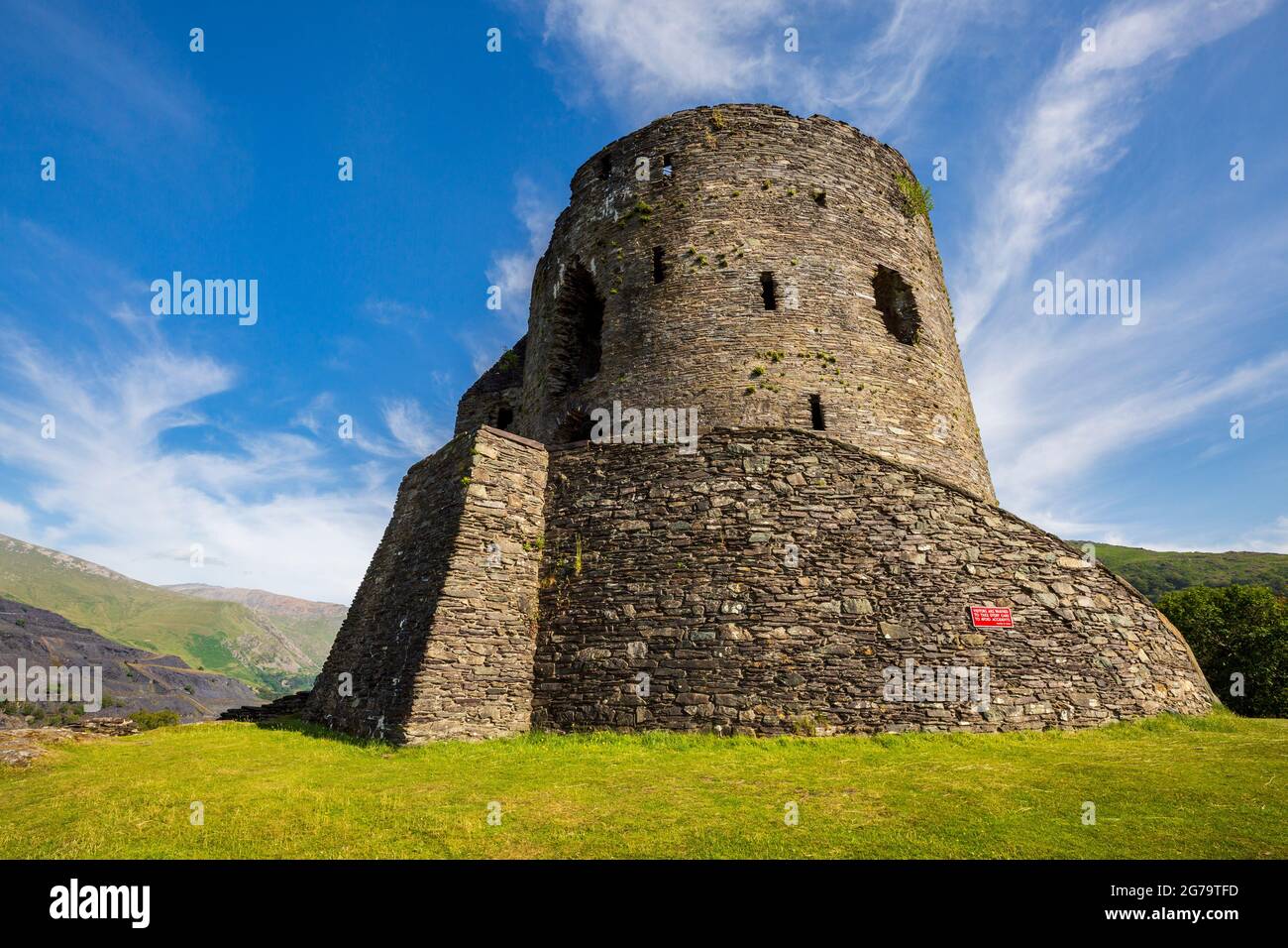 Il Torrione del Castello di Dolbadarn che custodisce il Passo Llanberis, Gwynedd, Galles del Nord Foto Stock