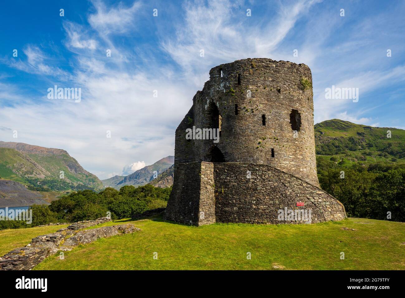 Il Torrione del Castello di Dolbadarn che custodisce il Passo Llanberis, Gwynedd, Galles del Nord Foto Stock