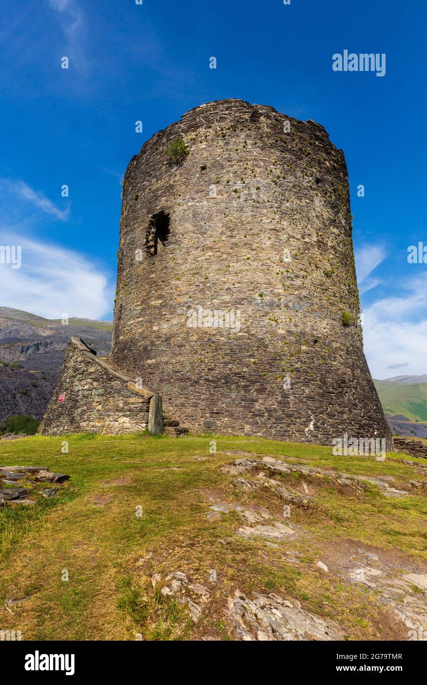 Il Torrione del Castello di Dolbadarn che custodisce il Passo Llanberis, Gwynedd, Galles del Nord Foto Stock