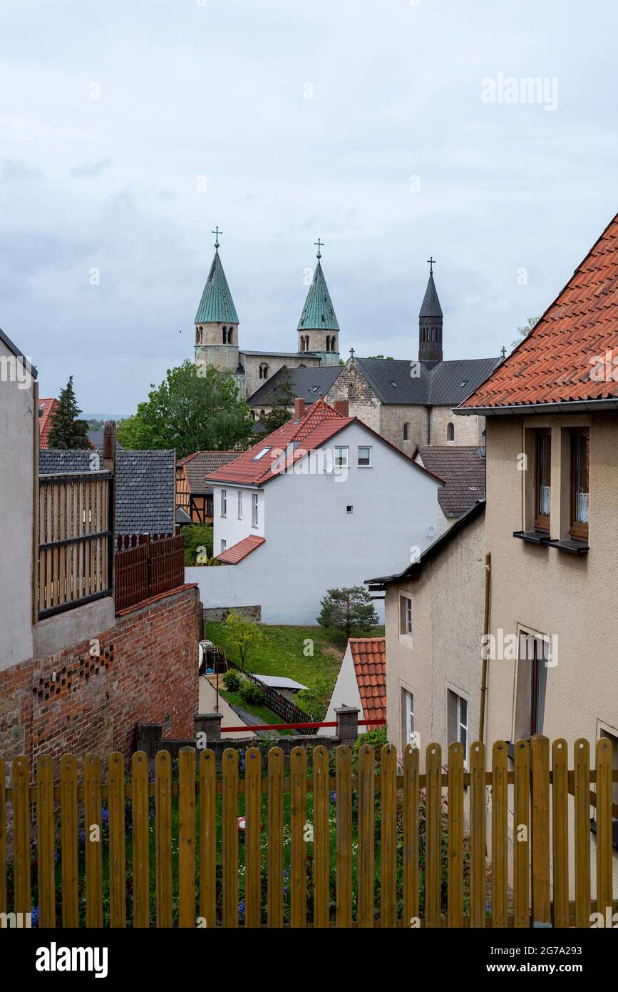 Germania, Sassonia-Anhalt, Gernrode, chiesa collegiata di San Ciriakus, è uno dei più importanti monumenti architettonici ottoniani in Germania, Harz Foto Stock