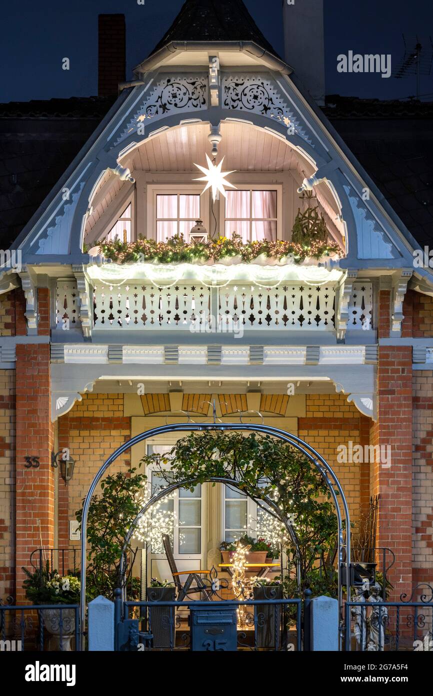 Germania, Baden-Wuerttemberg, Karlsruhe, casa decorata per Natale. Foto Stock