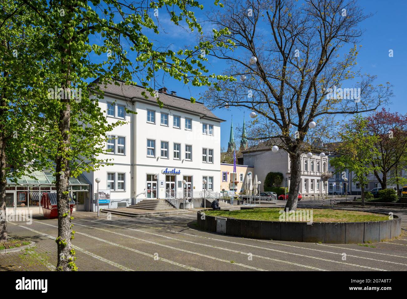 Germania, Oberhausen, Alt-Oberhausen, zona della Ruhr, basso Reno, Renania, Renania settentrionale-Vestfalia, NRW, Ebertplatz ed Ebertbad, cultura, Eventi, teatro, nelle spalle le torri della Marienkirche Foto Stock