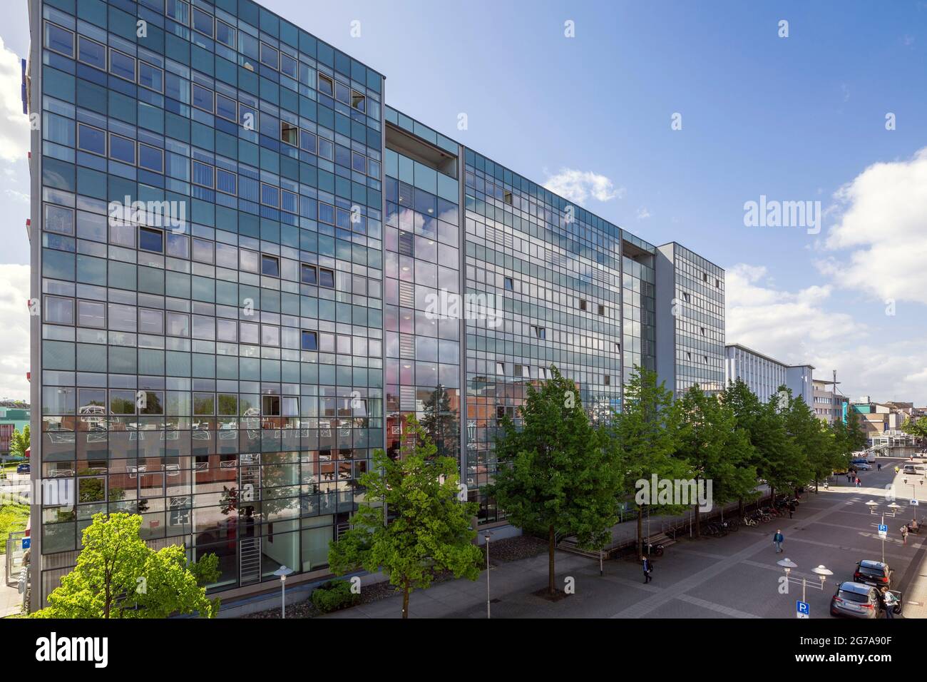 Germania, Oberhausen, Oberhausen-Sterkrade, zona della Ruhr, basso Reno, Renania settentrionale, Renania settentrionale-Vestfalia, Renania settentrionale-Vestfalia, Municipio tecnico sulla Bahnhofstrasse, ex edificio amministrativo di Gutehoffnungshuette e MAN GHH Foto Stock