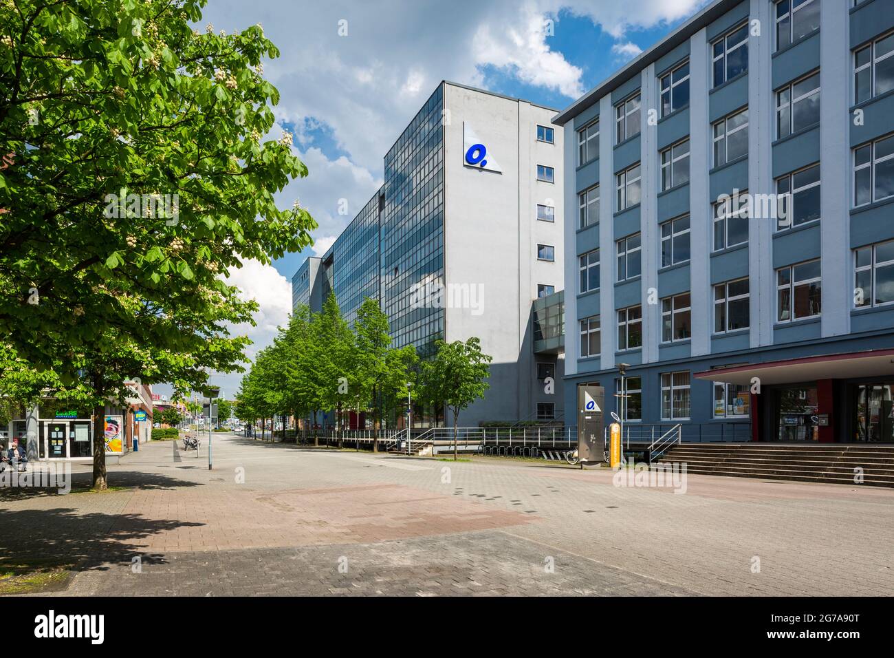 Germania, Oberhausen, Oberhausen-Sterkrade, zona della Ruhr, basso Reno, Renania settentrionale, Renania settentrionale-Vestfalia, Renania settentrionale-Vestfalia, Municipio tecnico sulla Bahnhofstrasse, ex edificio amministrativo di Gutehoffnungshuette e MAN GHH Foto Stock