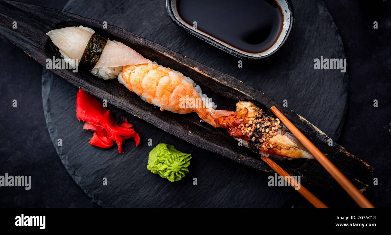 Guardaroba sushi sashimi set Foto Stock