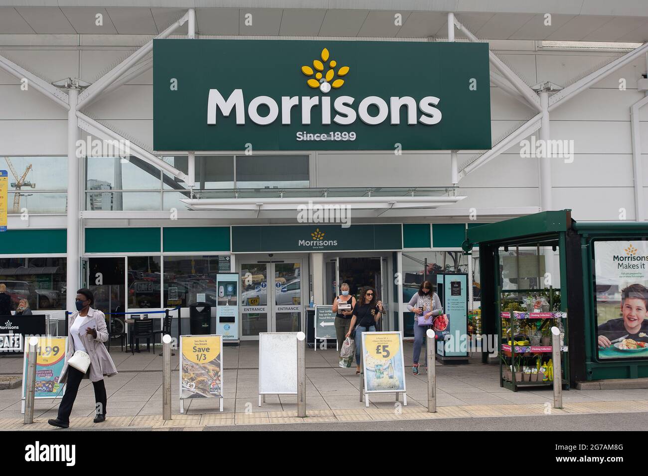 Bracknell, Berkshire, Regno Unito. 12 luglio 2021. Il CEO di Morrisons, David Potts, ha riferito scritto a 3,000 agricoltori che forniscono Morrison per quanto riguarda i loro contratti di fornitura. La società americana di private equity Fortezza stanno cercando di acquistare Morrisons per £6,3 miliardi. Potts ha detto che la Fortezza sarebbe 'un proprietario adatto e responsabile'. Credito: Maureen McLean/Alamy Foto Stock