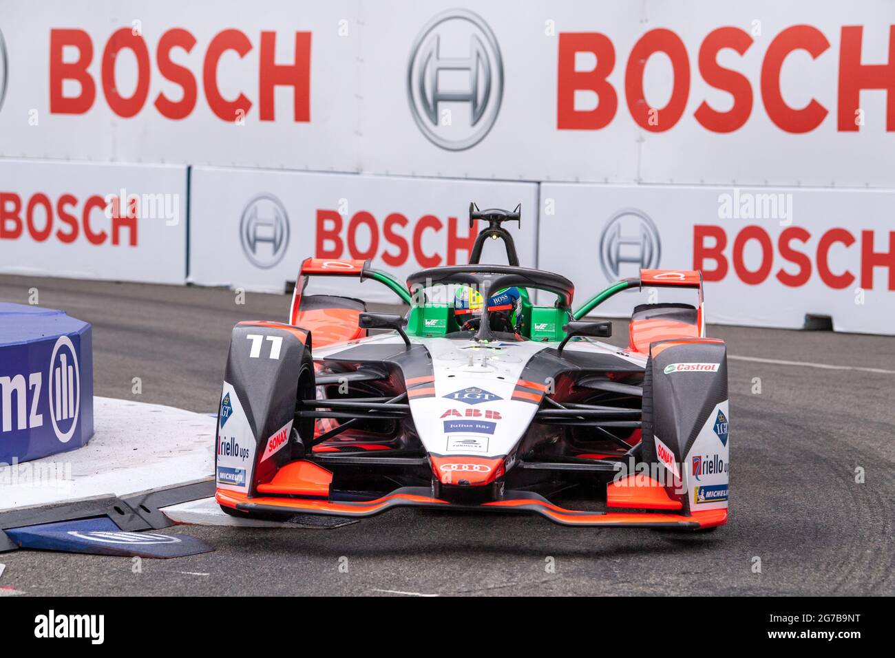 New York, Stati Uniti. 11 Luglio 2021. Lucas di grassi (auto n° 11) della Audi Sport ABT Schaeffler guida durante le Qualifiche e Super Pole per il Campionato ABB FIA Formula e, round 11 e-Prix a New York. (Foto di Ron Adar/SOPA Images/Sipa USA) Credit: Sipa USA/Alamy Live News Foto Stock