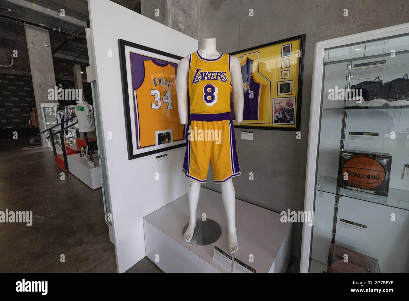 Divise lakers shop