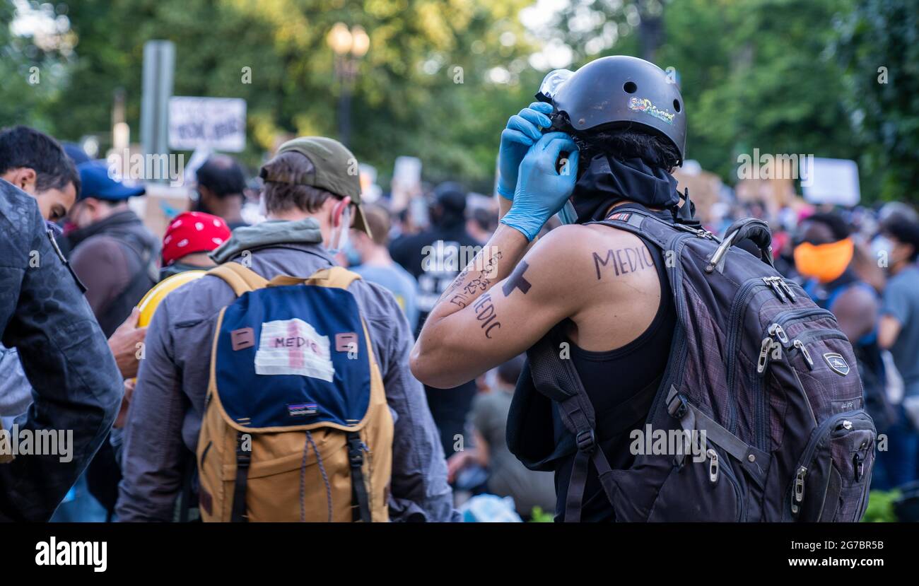 Quinto giorno di Black Lives, proteste per la materia a Layfette Square a Washington DC il 2 giugno 2020 Foto Stock