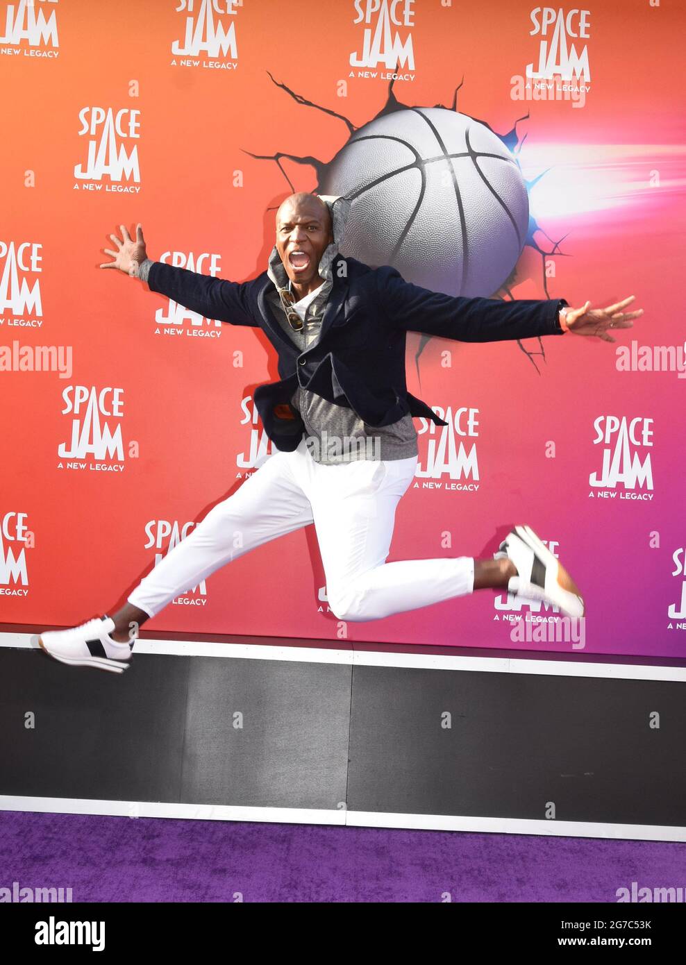 Los Angeles, California, USA 12 luglio 2021 attore/Televisione personalità Terry equips partecipa alla prima mondiale di Warner Bros. Pictures 'Space Jam: A New Legacy' al Regal L.A. LIVE at 800 W. Olympic Blvd il 12 luglio 2021 a Los Angeles, California, USA. Foto di Barry King/Alamy Live News Foto Stock