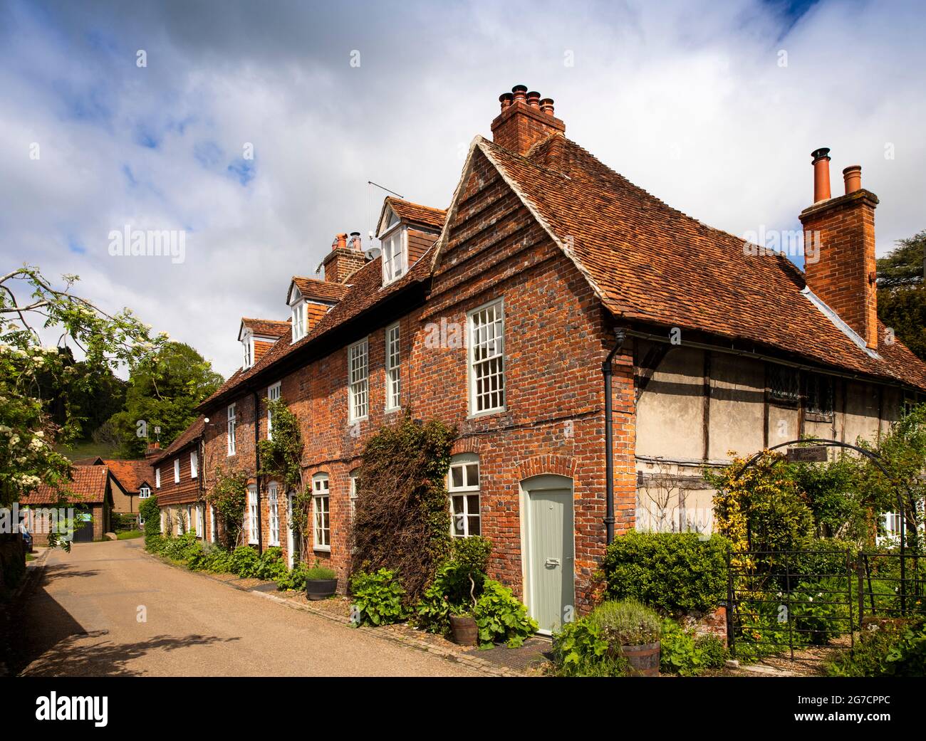 Regno Unito, Inghilterra, Buckinghamshire, Hambleden Valley, Hambeden Village, Lychgate Cottage tradizionale legno incorniciato casa Foto Stock