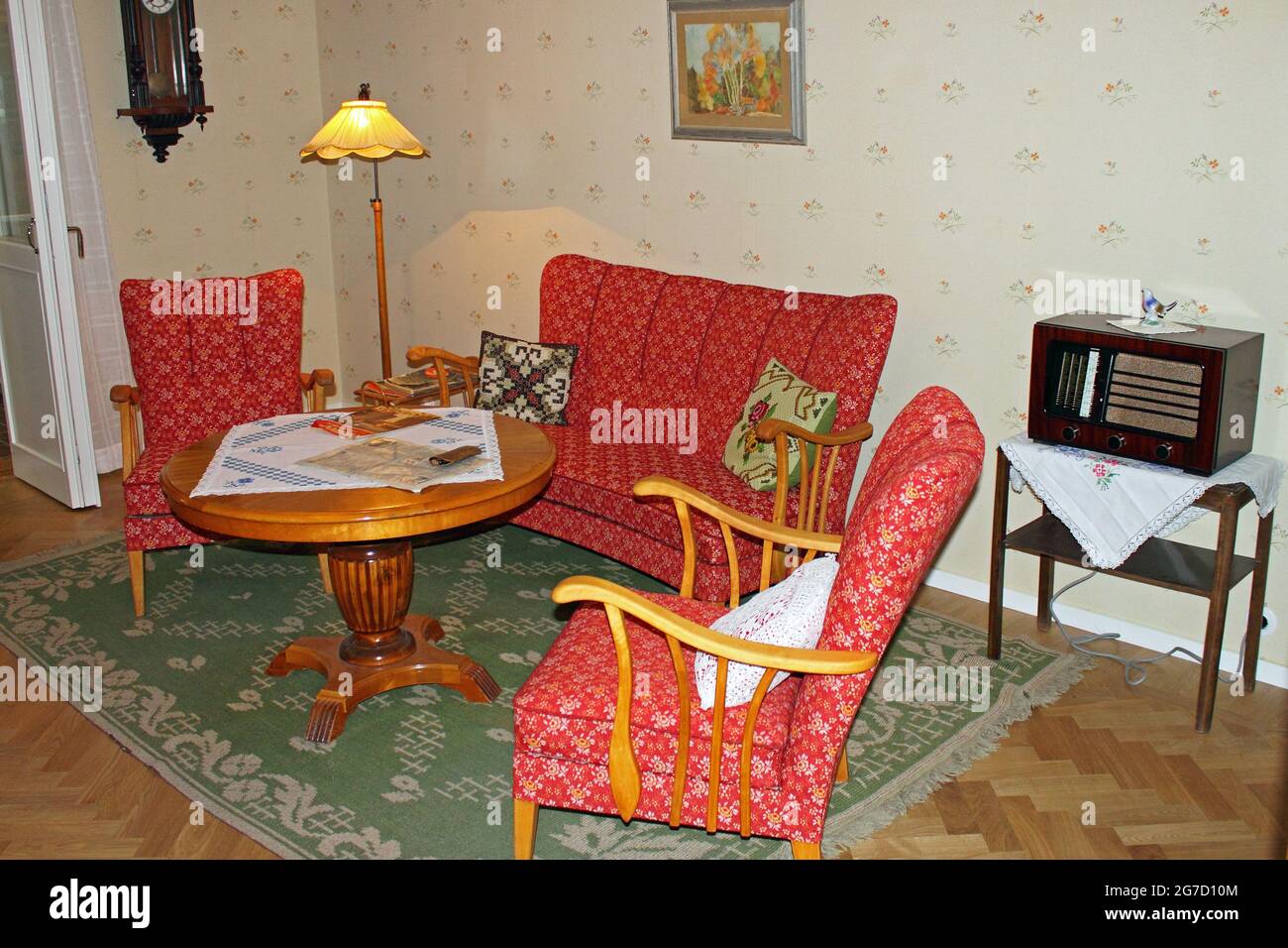 Una replica accurata di un appartamento scandinavo degli anni '50 Livingroom interno. Foto Stock
