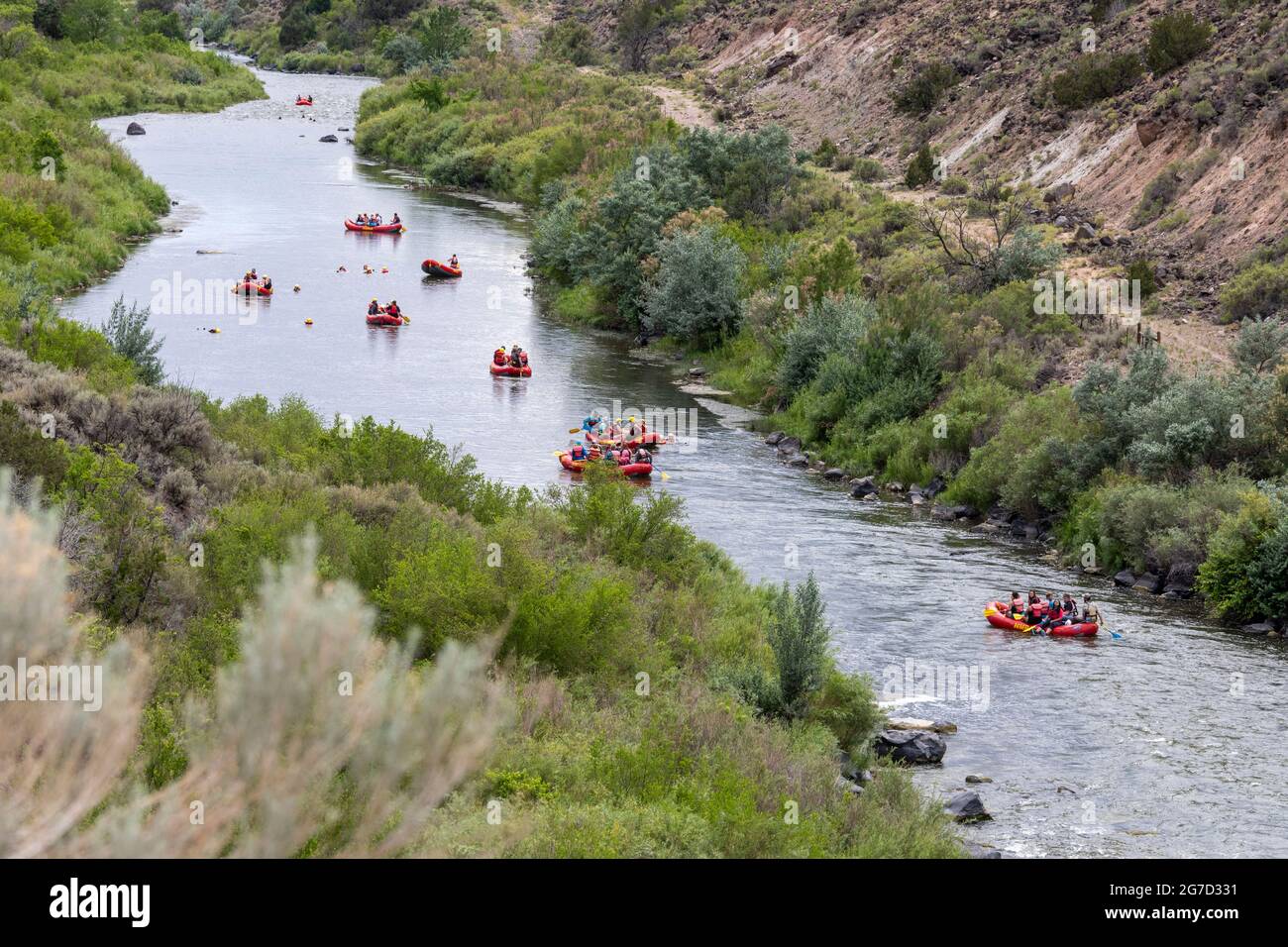 Rinconada, New Mexico - Rafters with New Mexico River Adventures sul Rio Grande nella gola del Rio Grande. Foto Stock