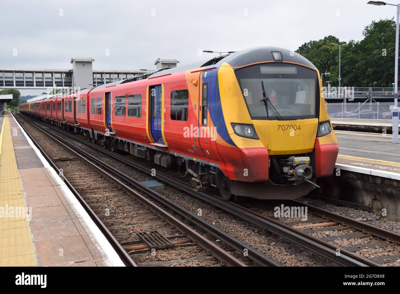 12/07/2021 Orpington Station UK i treni del Sud Est stanno attualmente addestrando i conducenti e familiarizzando il personale con la British Rail Class 707 Desiro Cit Foto Stock