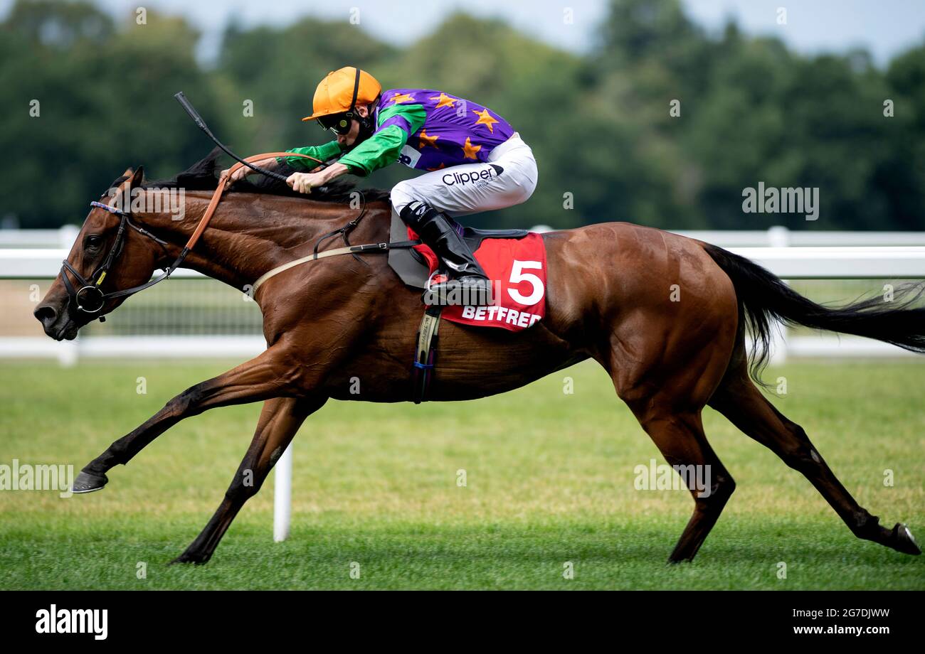 File photo datato 26-07-2020 di Lady Bowthorpe guidato da jockey Kieran Shoemark. Data di emissione: Martedì 13 luglio 2021. Foto Stock