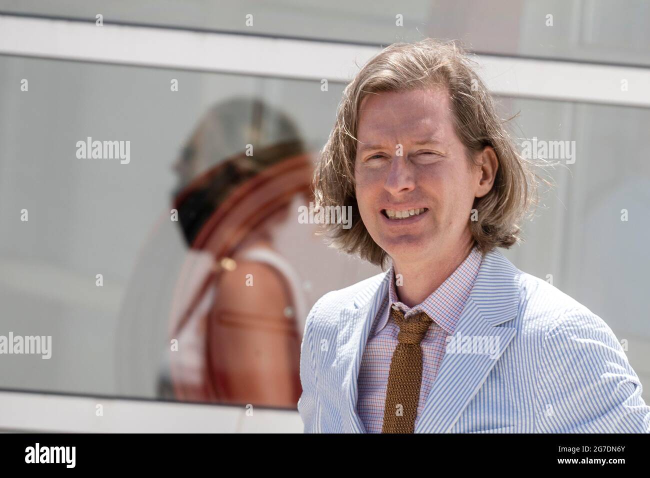 Il regista Wes Anderson si presenta alla fotocellula di "The Fench Dispatch" durante il 74a edizione del Festival del Cinema di Cannes, in Francia, il 13 luglio 2021. Foto Stock