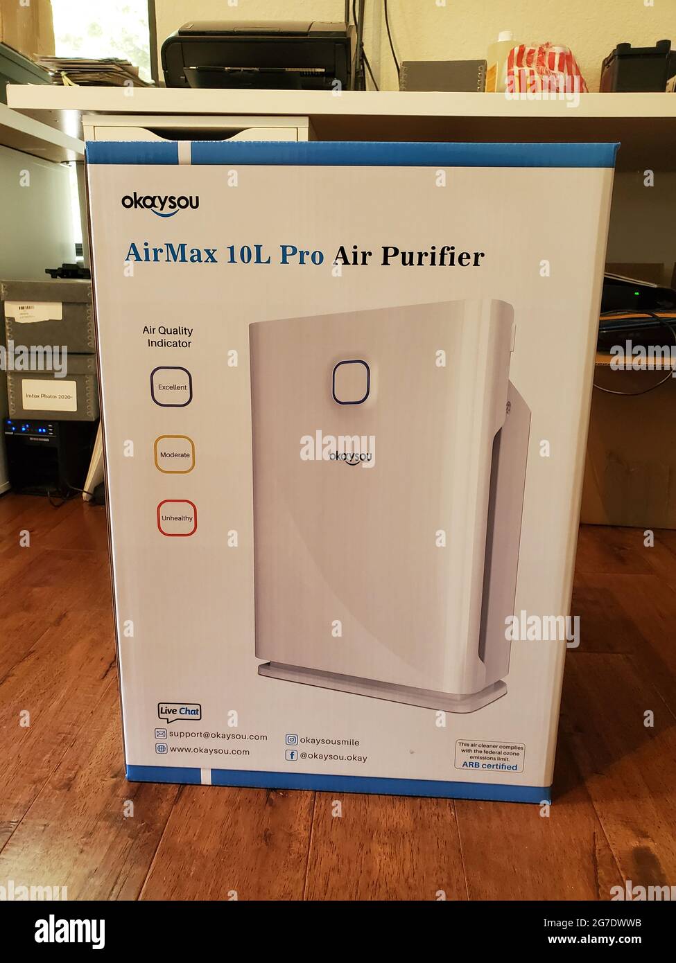 Box con immagine del purificatore d'aria Okaysou Airmax 10L Pro HEPA 13, Lafayette, California, 16 maggio 2021. () Foto Stock
