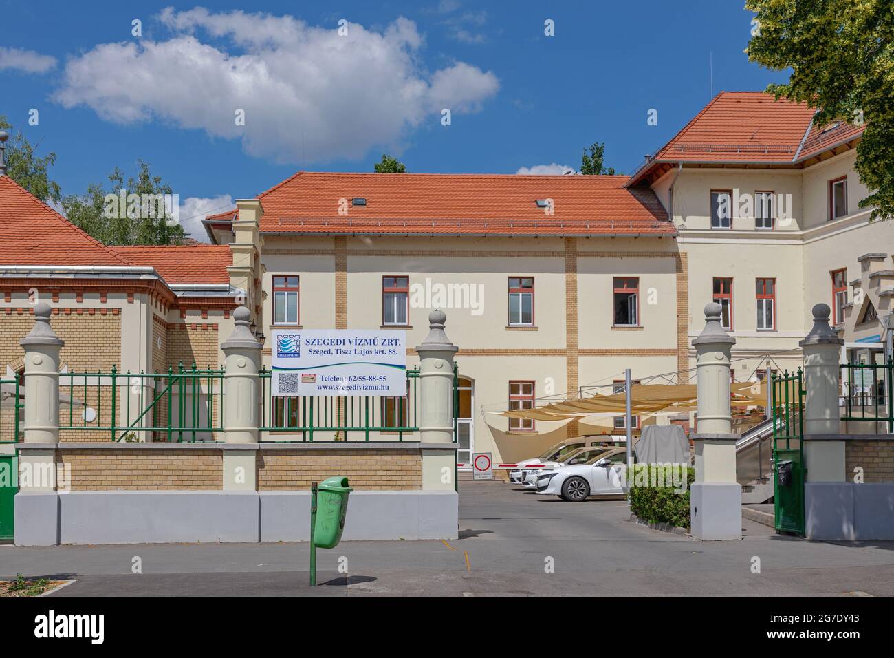 Szeged, Ungheria - 16 giugno 2021: Costruzione di una società di servizi idrici a Szeged, Ungheria. Foto Stock