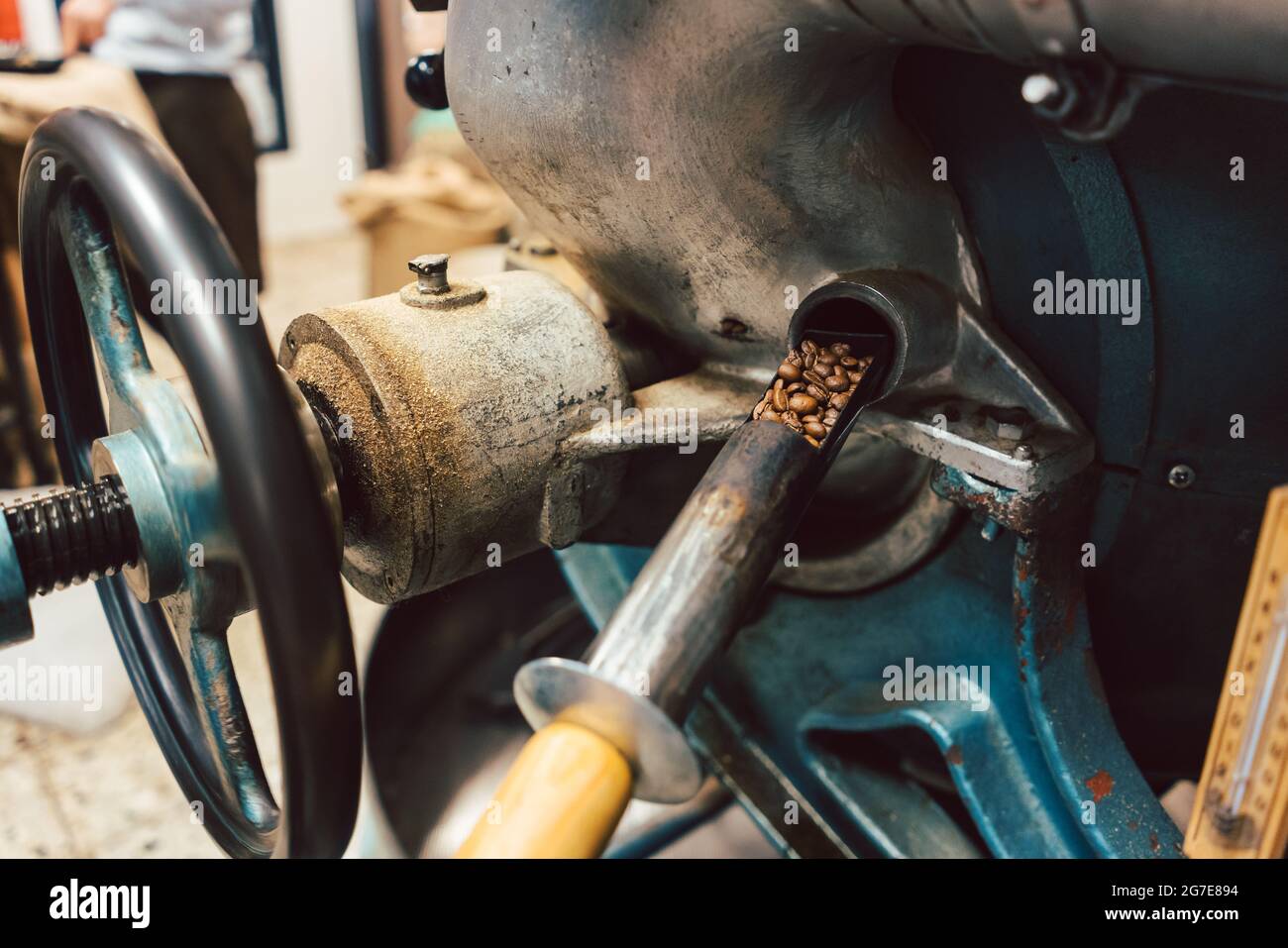 Il campione prelevato dalla torrefazione del caffè è quasi finito Foto Stock