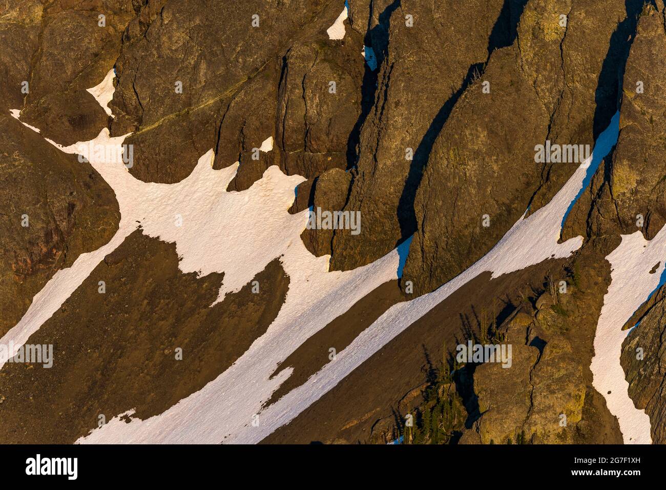 Splendide montagne che si innalzano sopra il Passo di Marmot nella natura selvaggia di Buckhorn, la Foresta Nazionale Olimpica, le Montagne Olimpiche, lo Stato di Washington, gli Stati Uniti Foto Stock