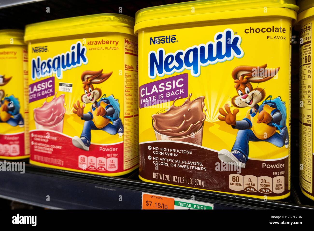 Polvere di Nesquik in vendita in un supermercato, Stati Uniti, 2021 Foto Stock