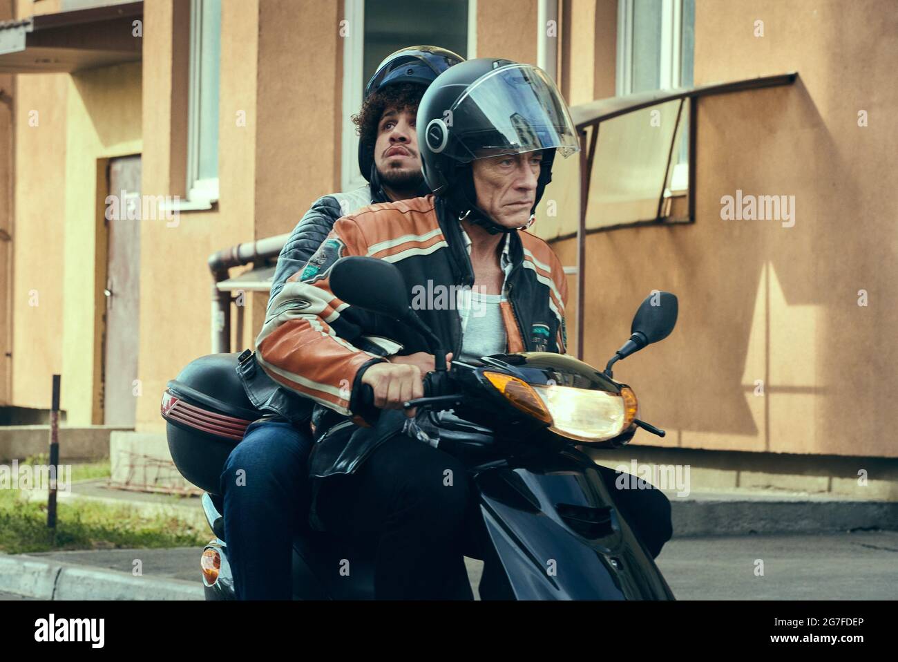 DATA DI USCITA: 30 luglio 2021 TITOLO: Netflix The Last Mercenary CASA DI PRODUZIONE: REGISTA: David Charhon TRAMA: Il misterioso ex agente di servizio segreto deve ritornare urgentemente in Francia quando il suo figlio estraniato viene accusato falsamente di armi e traffico di droga dal governo, a seguito di un errore di un burocrate troppo zelante e di un'operazione mafia. CON LA STELLA: JEAN-CLAUDE VAN DAMME. (Immagine di credito: © Netflix/immagini di intrattenimento) Foto Stock