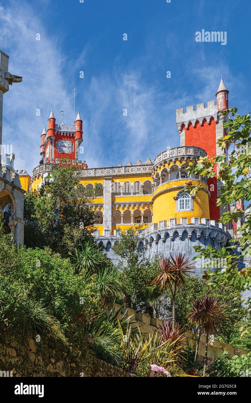 Il Palazzo Nazionale pena, Sintra, quartiere di Lisbona, Portogallo. L'edificio in stile romantico risale alla prima metà del XIX secolo. È stato costruito Foto Stock