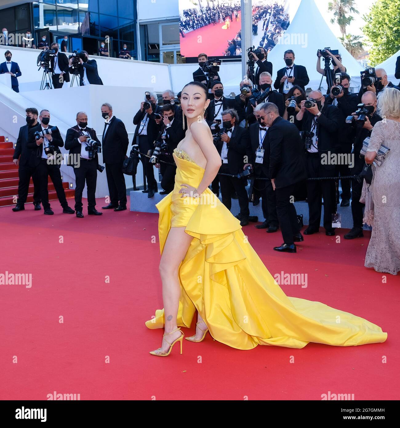 Palais des festival, Cannes, Francia. 13 luglio 2021. Jessica Wang si pone al Red Carpet 'Aline'. Foto per credito: Julie Edwards/Alamy Live News Foto Stock