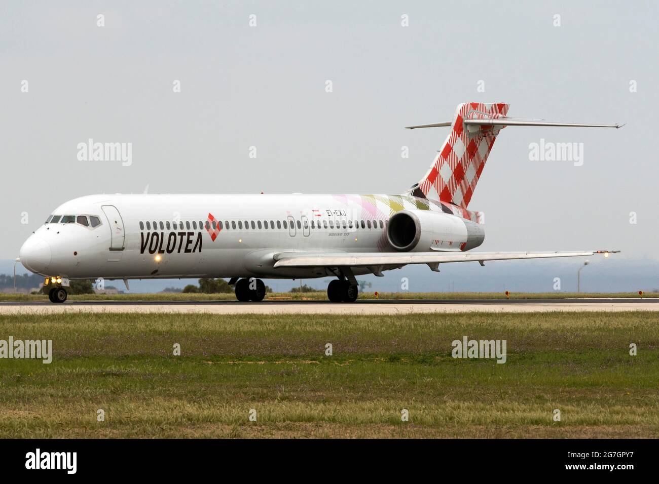 Volotea Boeing 717-2BL (REG: EI-EXJ) decollo dalla pista 31 Foto Stock