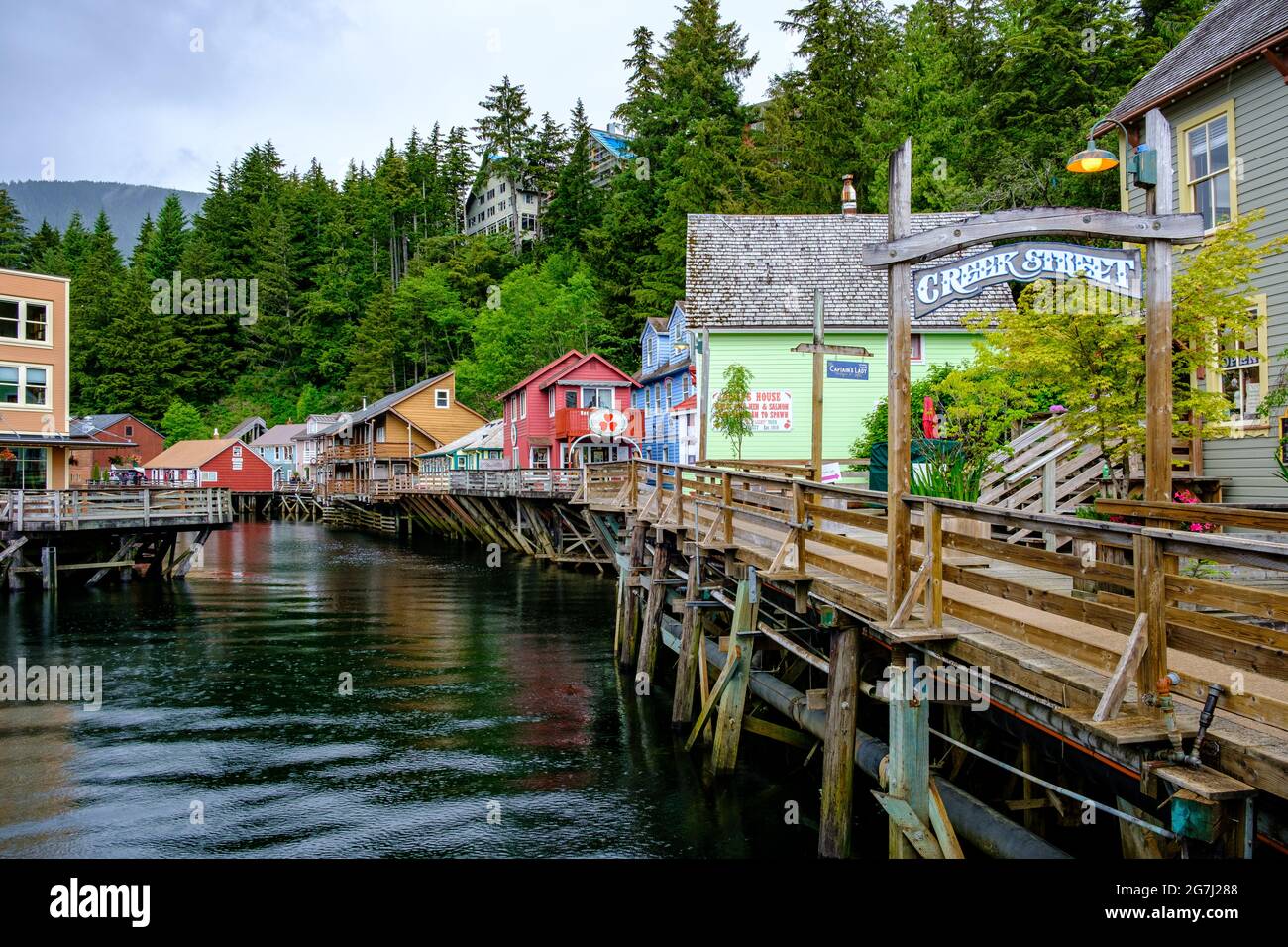 Creek Street onetime quartiere a luci rosse in Ketchikan ora un'attrazione turistica Foto Stock