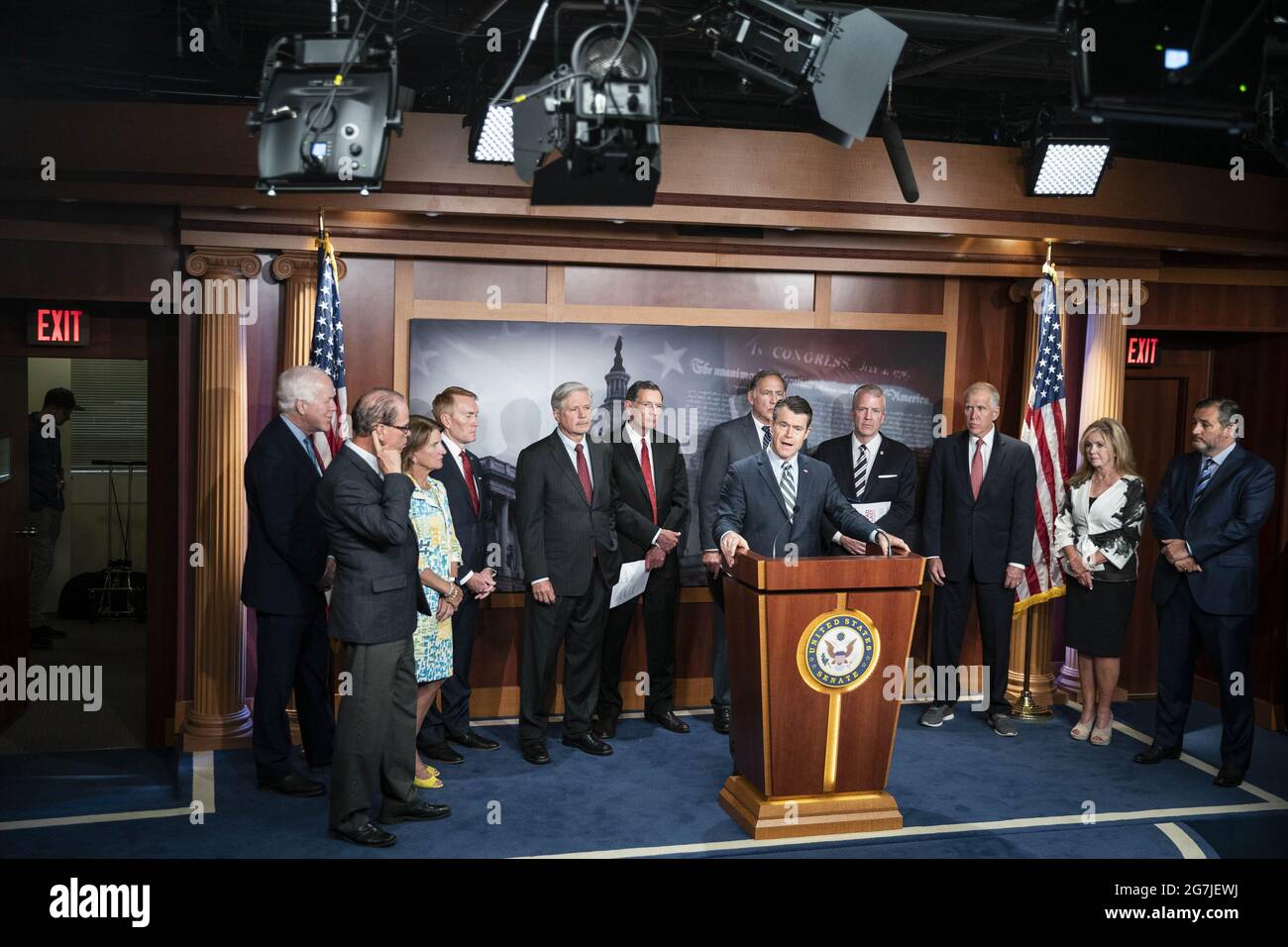 Washington, Stati Uniti. 14 luglio 2021. Il senatore Todd Young (R-IN), parla durante una conferenza stampa su 'misure di salute pubblica e la crisi al confine meridionale' presso il Campidoglio degli Stati Uniti a Washington, DC mercoledì 14 luglio 2021. I senatori repubblicani si sono recati all'inizio di quest'anno per osservare le condizioni al confine tra Stati Uniti e Messico. Foto di Sarah Silbiger/UPI Credit: UPI/Alamy Live News Foto Stock
