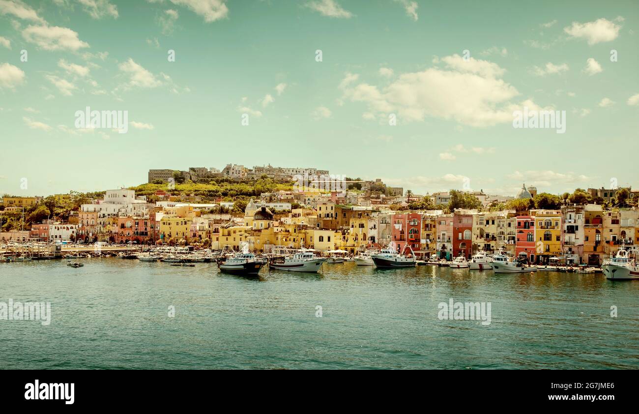 Marina Grande porto sulla isola di Procida in Campania, Italia Foto Stock
